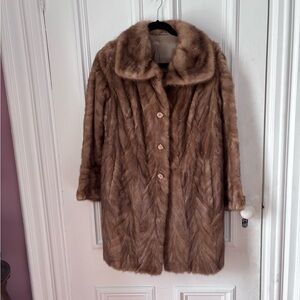 Vintage 1960’s Tan Mink 3/4 Length Button Front Lined No Tag Fur Coat
